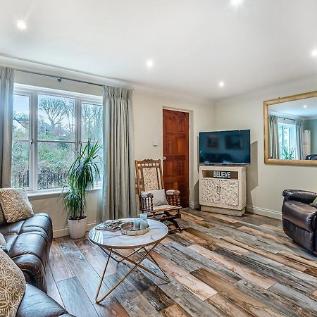 Вилла Bowness Retreat Экстерьер фото